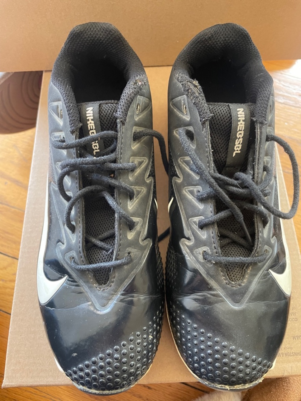 Nike fastflex boys cleats with White Swoosh Accent
